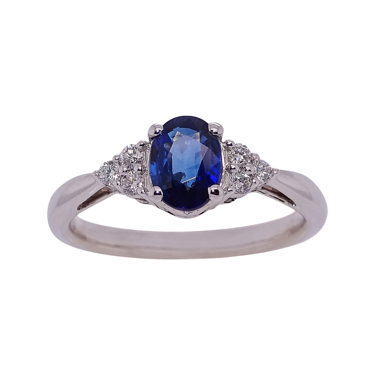 18ct white gold 1.00ct oval cut sapphire (7.04*5.16*2.87mm) &amp; diamond ring 0.15ct Size N