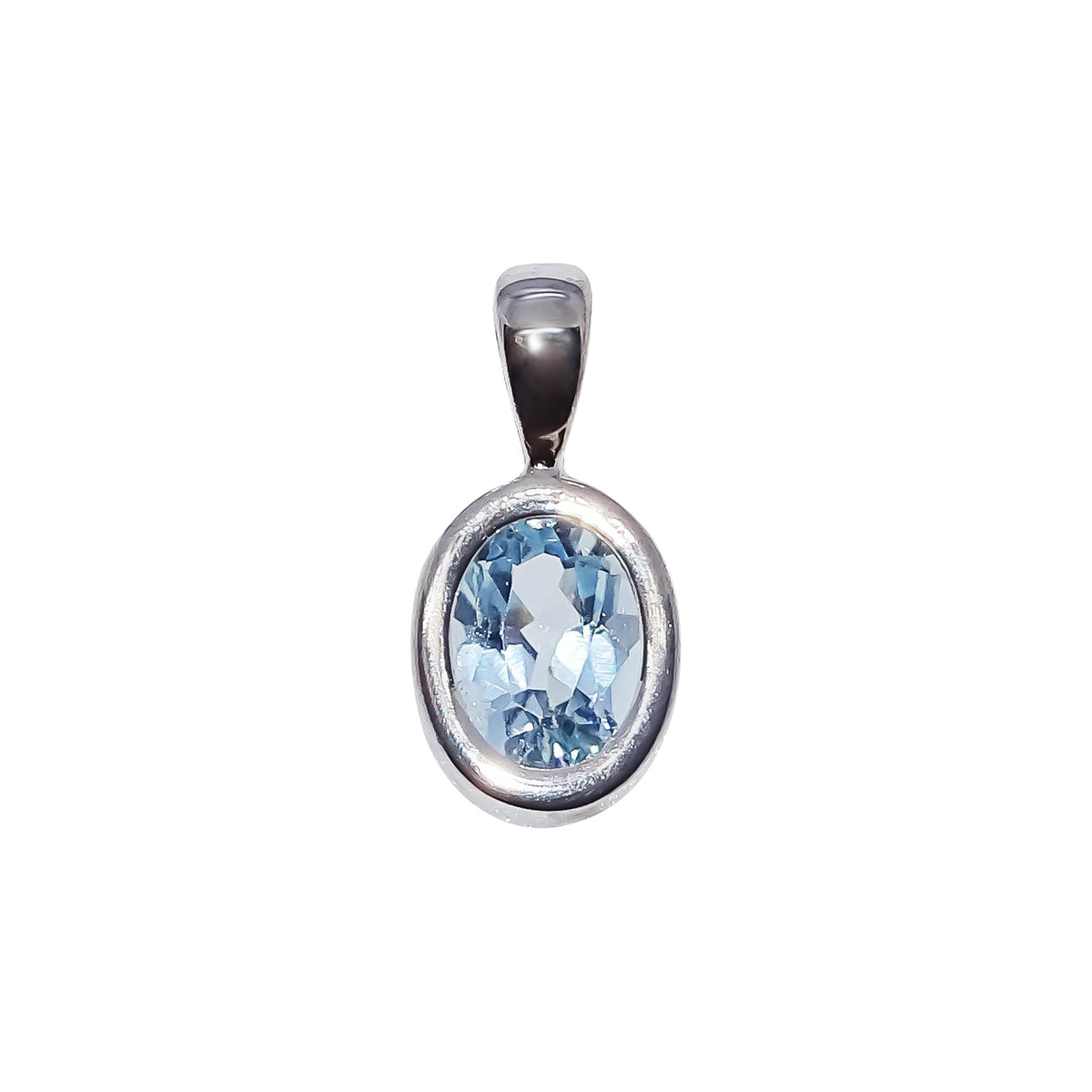 9ct white gold oval blue topaz pendant