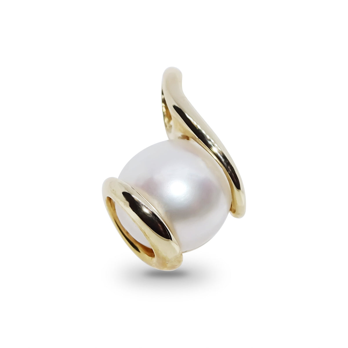 9ct gold freshwater pearl pendant